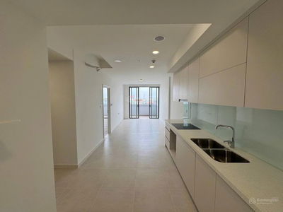 Bán Gấp căn 2PN 66m2 có 30m2 diện tích sân vườn Giá 5TY Bao sổ. Rẻ nhất lịch sử Urban Green .