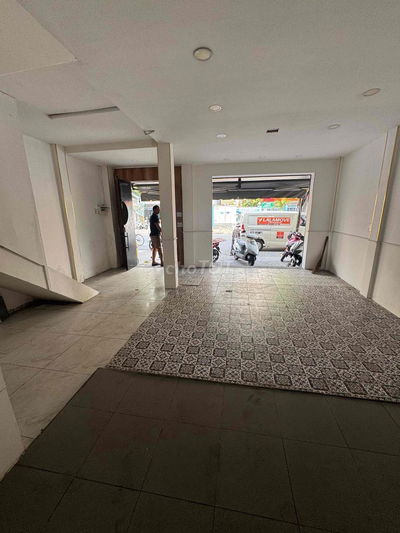 CHO THUÊ NHÀ MẶT TIỀN HOÀNG HOA THÁM P6 BÌNH THẠNH 45m2 4 TẦNG 35tr.
