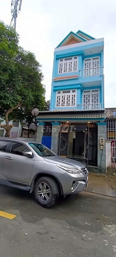 Nhà đường xe tải - Đường 211, Tân Phú, Quận 9 gần làng ĐHQG— 5PN, 3WC