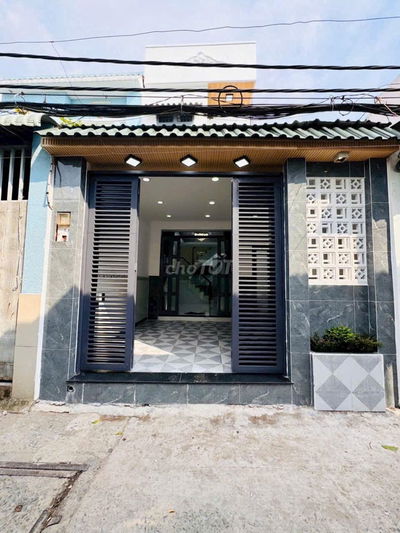 Nhà 3 phòng ngủ sổ hồng sang tên giá 3,98 tỷ