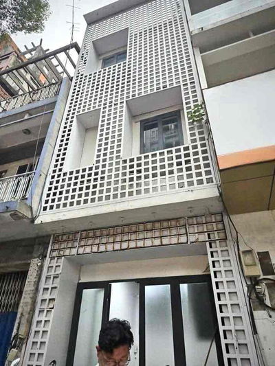 Mặt tiền Hồ Tùng Mậu, Quận 1 (có Thang máy 3 lầu, sân thượng)