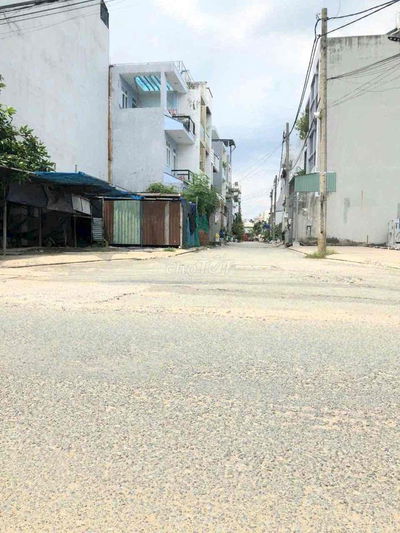 Bán đất gần trường tiểu học Phú Hữu giá 4,4 tỷ ở ok