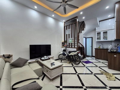 Hộ khẩu Trần Quý Cáp 2 thoáng, gần phố, bãi đỗ xe ô tô, ở ngay 36m2*5T