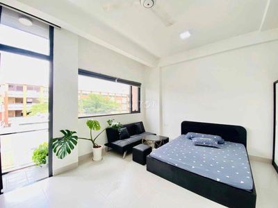 Phòng 30m2 Ban công lớn Lê Văn Duyệt Bình Thạnh gần Cầu Bông, Q1, Q3
