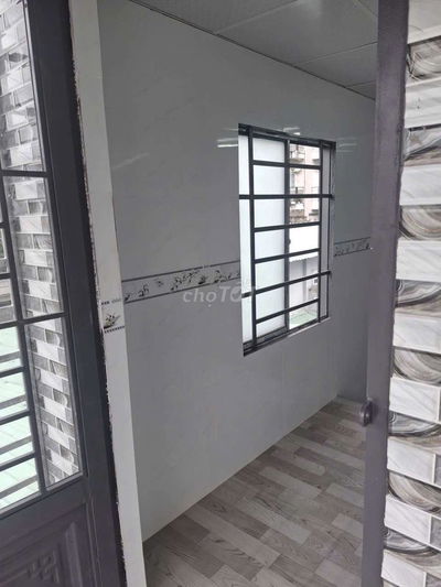 Cho thuê nhà 2 tầng mới xây Pham Văn Đồng 30m2 4tr cọc chỉ 3tr ở ngay