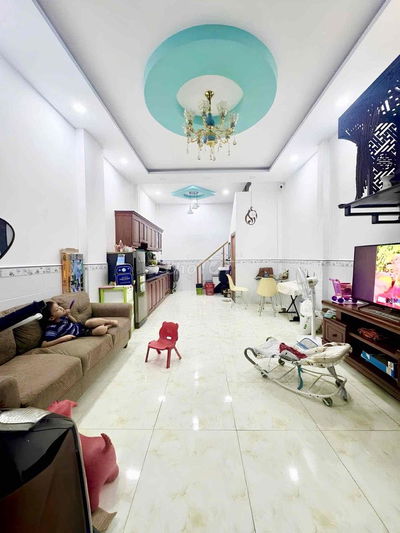 👉Đường Xe Hơi - DT: 4x10 (40m2) - Nhà Đúc 2 Tầng, Cạnh Aeon Tên Lửa --