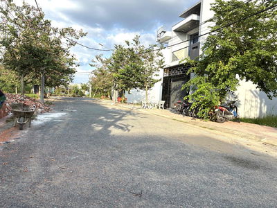 Nhà mới sắp hoàn thiện đường N3-KDC mới Trường An, p. Long Châu, VL