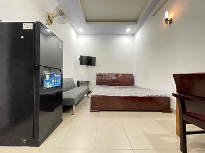 Căn hộ Studio 25m2 Ngay Cầu Hoàng Hoa Thám Có Thang máy full nội thất