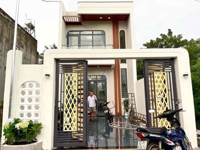 Bán Nhà Hoàn Công Gần Chợ Mỹ Hạnh Nam