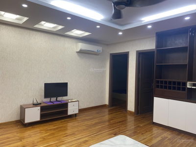 Thuê căn hộ chung cư Ngoại Giao Đoàn 100m2 giá rẻ full nội thất