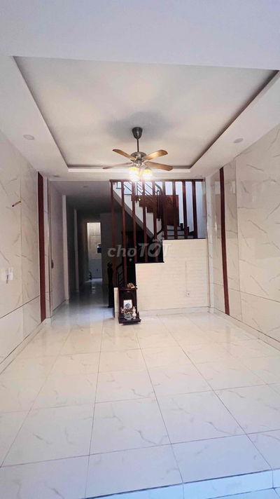 Cần bán gấp nhà Phạm Hùng