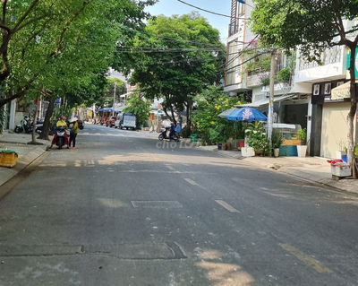 MT nội bộ ĐỘC LẬP. DT:8x18=138m2. Giá: 17.5 tỷ