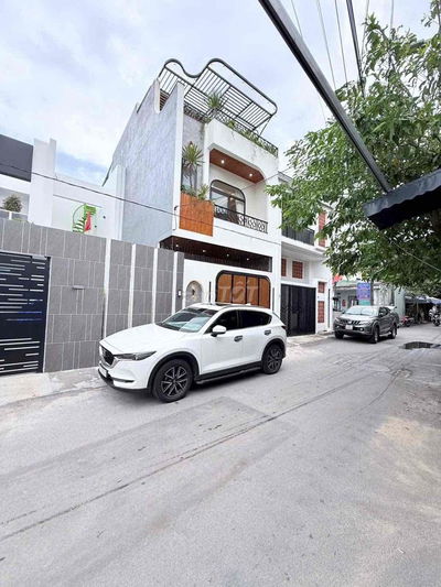 Bán nhà mới đẹp 3 tầng, đường nhựa rộng 8m cực thoáng, Vị trí sát bên