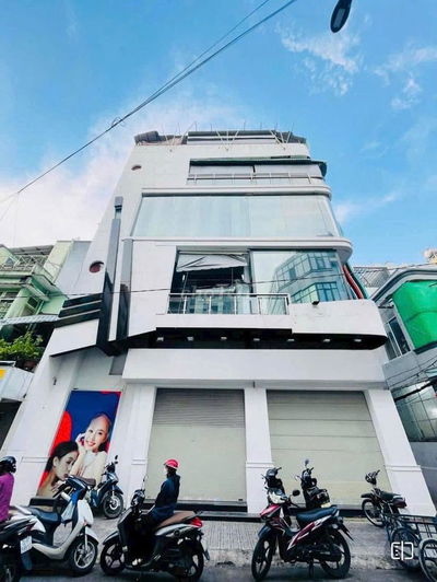 NHÀ 2 MẶT TIỀN CÓ THANG MÁY - NGANG 12M - TRUNG TÂM QUẬN 3- GIÁ 5XTR