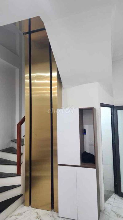 Chỉ hơn 6 tỷ sở hữu nhà Hoàng Mai thang máy, ngõ thông, KD, 39m2.