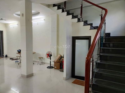 Nhà mặt tiền, 2 tầng, 2 phòng ngủ, Nguyễn Lộ Trạch, Hòa Cường Nam