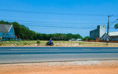 ĐÁO HẠN NH BÁN GẤP 2002M2 NGAY GẦN KCN, CHỢ DÂN ĐÔNG. Giá 180TR