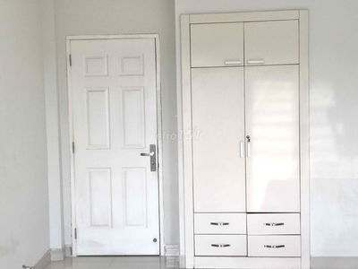 Phòng trọ hẻm biệt thự  cửa sổ lớn + ban công tiện nghi