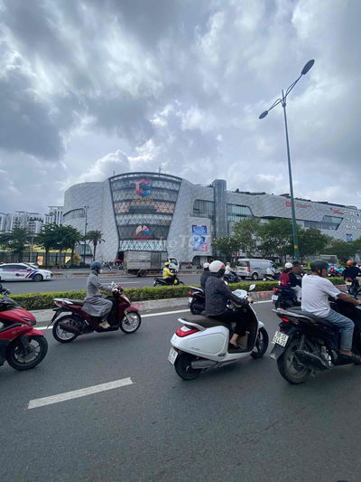 Bán nhà gần GiGaMall giá 12 tỷ 100 triệu