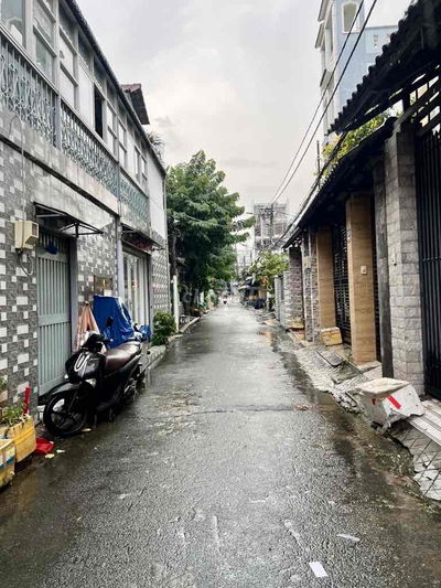 CHỈ 6.7 Tỷ - VỊ TRÍ ĐẮC ĐỊA - TRƯỜNG THỌ - 77m² - 2 TẦNG - 3 PN