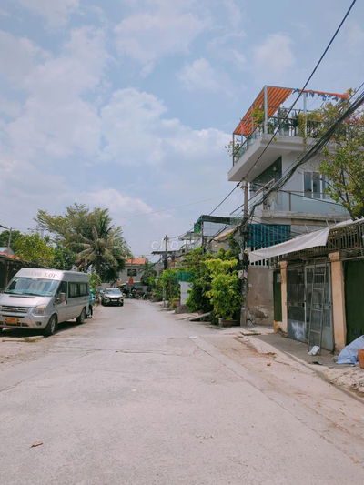 Ngang 8.6m. Dt 250m gom dãy 20 phòng trọ. Đường so 4 hbc thủ đức.