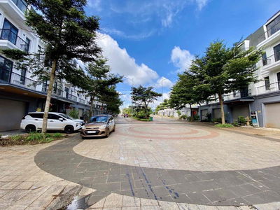 💥Nhà 4 tầng ngay nút giao Phố đi bộ và Công viên ánh sáng trong KĐT Ec