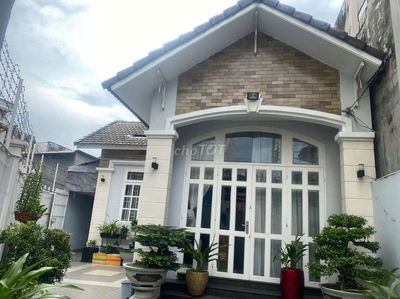 Cho thuê nhà nguyên căn ngay vòng xoay KCX Tân Thuận Huỳnh Tấn Phát Q7