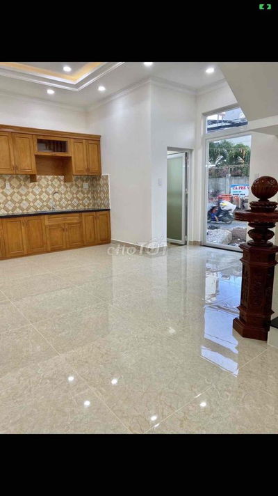 Bán nhà lớn căn đôi 310m2. DT: 8,1m&37m, dtsd500m2, 1lầu đúc