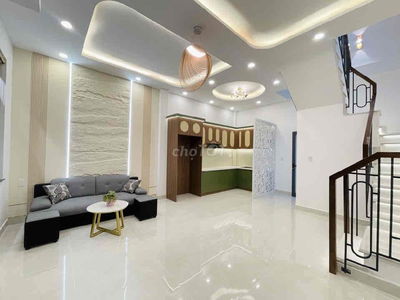 5,3m x 8m , 4 tầng , 3PN, 3WC , nguyễn tư giản , P.12, GV