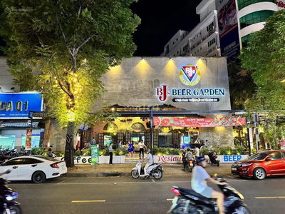 Cho thuê nhà MT đường Cao Thắng, P12, Quận 10. DT: 10x50m.
