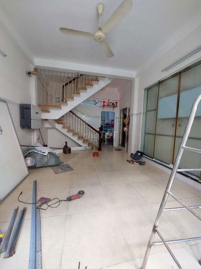 CHO THUÊ NHÀ MẶT TIỀN NỘI BỘ GẦN NGÃ TƯ ÂU CƠ-LẠC LONG QUÂN. 3PN,2WC