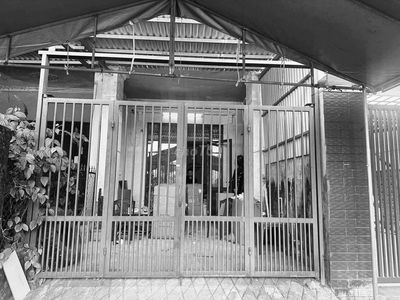 Nhà Ở Hoà Tiến, Khu Dân Cư Đông Kín, Nhiều Tiện Ích