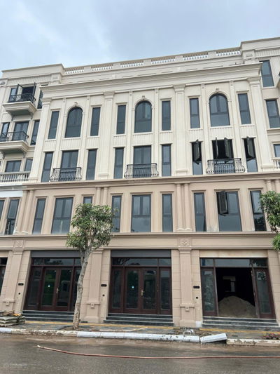 Bán shophouse Thiên Nga Vinhomes Cổ Loa, 29,5 tỷ (bp), 75m2, đối diện khu TMDV ẩm thực quốc tế.