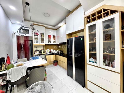 Nhà hẻm xe hơi, 35m2, 2 phòng ngủ, Đường Hoàng Hoa Thám P7 Bình Thạnh
