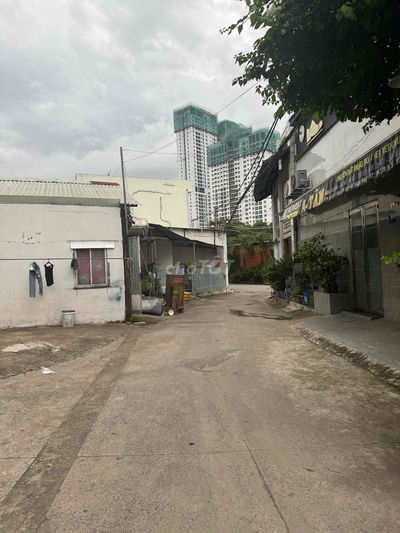 Dãy Nhà Trọ Sát QL1k 165m2 Dòng Tiền 20tr/th Giá 6.5 Tỷ