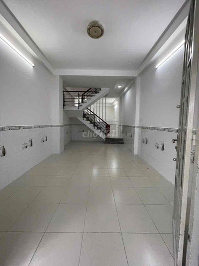 Q11 NGAY ĐƯỜNG HỒNG BÀNG - PHÚ THỌ - HẺM 5M NHÀ MỚI 3 TẦNG 4PN