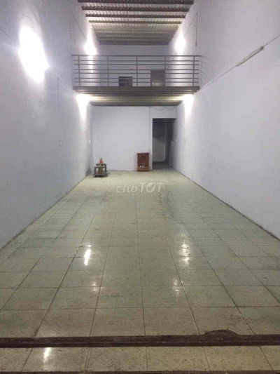 cho thuê dt 4x22 -p khách rộng 13 m -1wc gác kửng ngăn dược -2p ấp 4vl