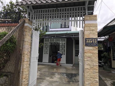 Bán nhà 1 triệt 1 lầu và 3 phòng trọ