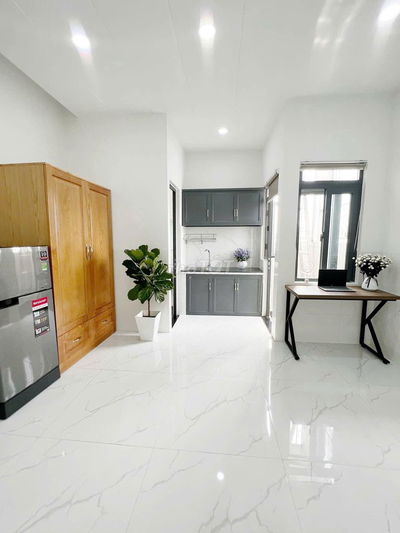 PHÒNG BAN CÔNG THOÁNG MÁT GẦN CV LÊ THỊ RIÊNG