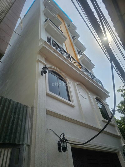 Toà nhà dịch vụ cao cấp ngõ 228 đường Tam Trinh, 120m2 7 tầng 33 phòng