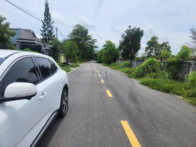 Đất sát đường biển