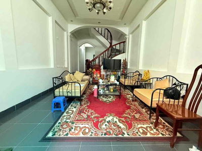 Nhà dân, Cổ nhuế, nở hậu, ô tô, sân để xe : 66m, 4 tầng, mặt tiền 4m