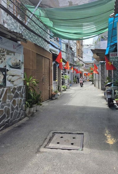 Giảm 200tr bán gấp nhà 3 tầng,HXH thông sát bên CV Làng Hoa,Gò Vấp