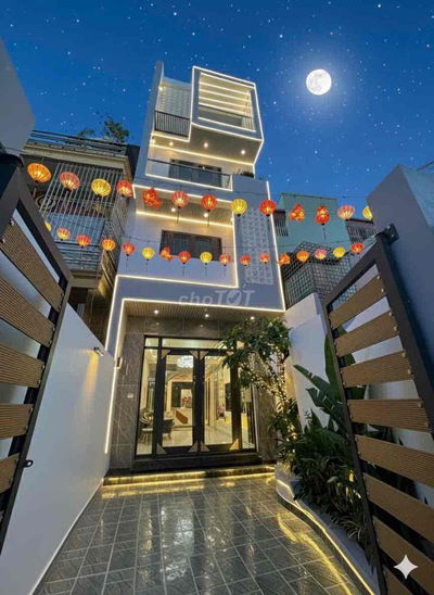 BÁN NHÀ 4 TÀNG TÔ HIỆU CÓ HỒ CÁ KOI HƠN 108m2