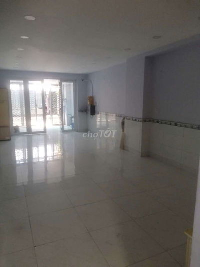 Cho thuê nhà đường Phạm Hùng C3 DT.4×25 } 1 Lầu 3 Phòng 3wc hẽm xe hơi