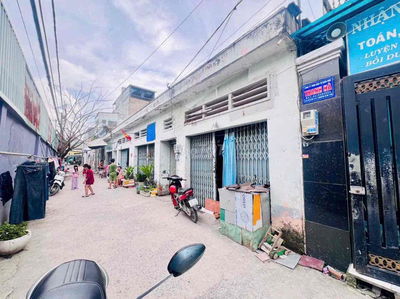 Bán Dãy Trọ 20 phòng DT: 18 x 18 -310m2 HXH Giá Rẻ