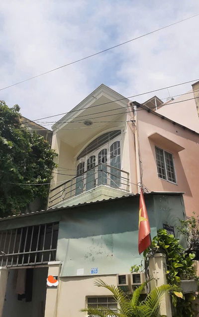 Cần Bán Nhà Nhỏ Mặt Tiền Đường