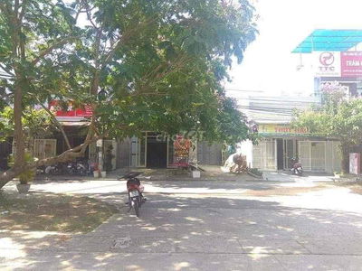 CHÍNH CHỦ BÁN ĐẤT TẶNG NHÀ CẤP 4, đang cho thuê 6,8 triệu/tháng
