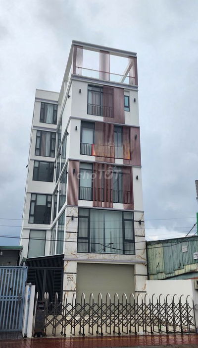 CHO THUÊ NHÀ 6 TẦNG MẶT TIỀN QL13 HIỆP BÌNH PHƯỚC CÓ THANG MÁY