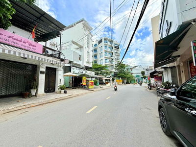 đất mặt tiền đường Nguyễn Tư Nghiêm